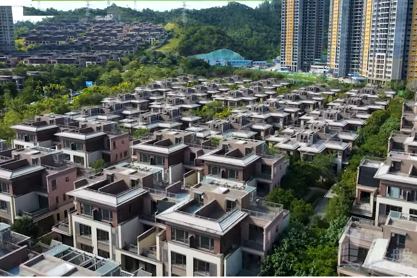 中山华发观山水别墅，买两层送两层，4.9米楼底+地下室，香港银行按揭，最新价单，中港专车免费上门接载看房